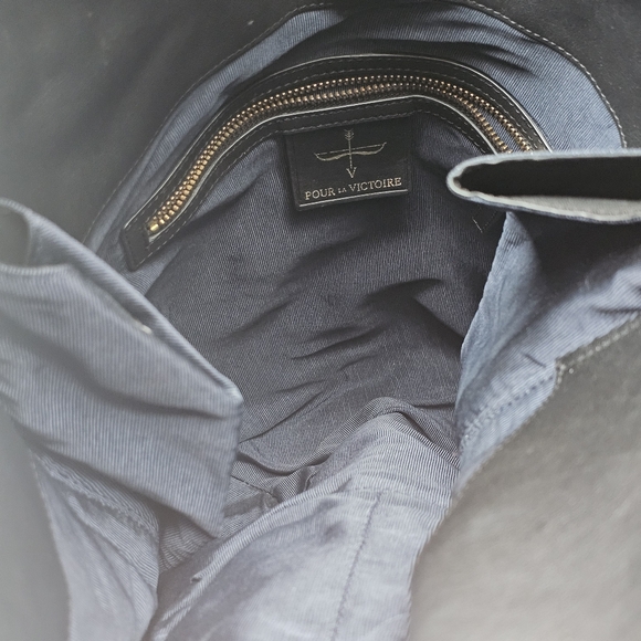 Pour la Victoire Large Hobo Nouveau Shoulder Bag Black With Zippers Inside Navy - Picture 6 of 16